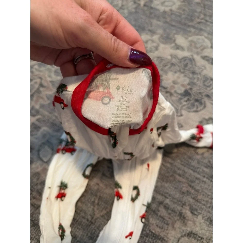 Kyte Baby Bamboo Christmas Onesie Zippie White Winter